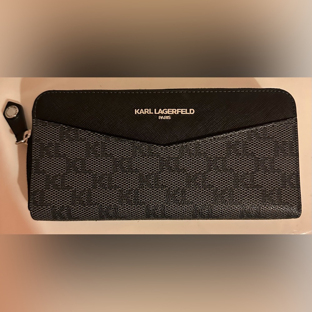 Karl Lagerfeld Paris KL Logo Continental Wallet NWOT